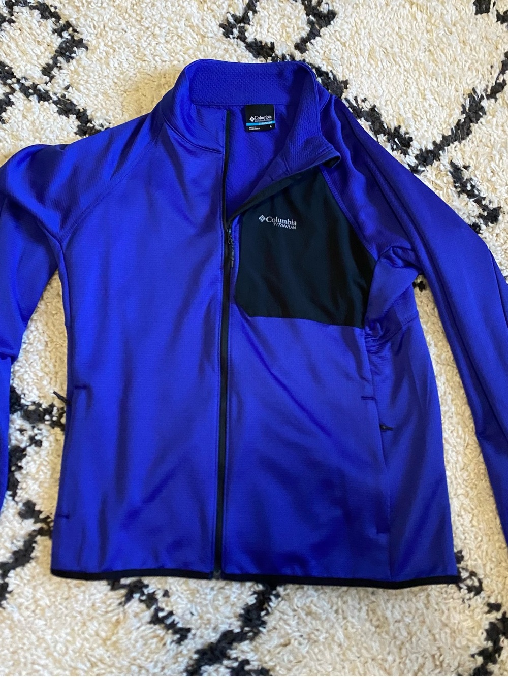 Columbia full zip fleece jacket - women’s L